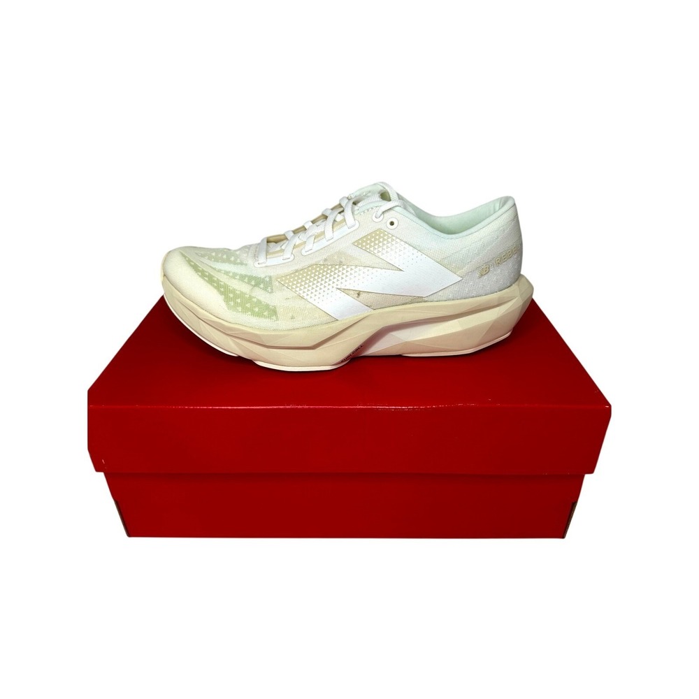 New Balance FuelCell‎ Rebel v4 White Beige WFCXLJ4 Women 10.5 Men 9 NIB